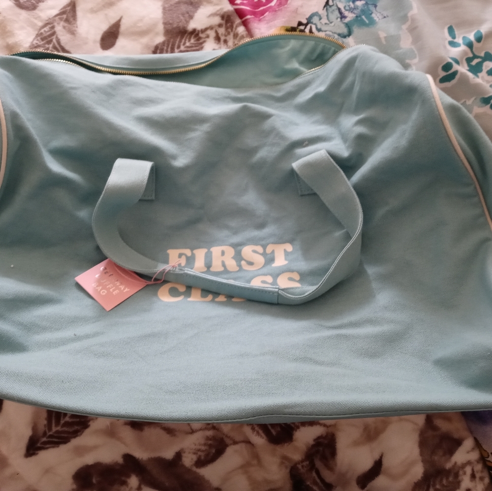 Ladies duffle bag